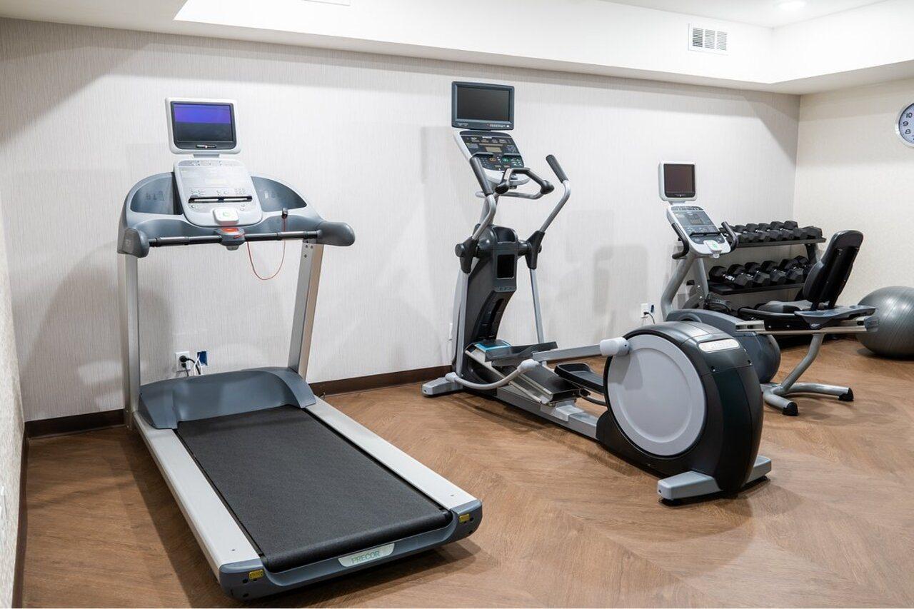 Holiday Inn Express & Suites - Lake Forest, An Ihg Hotel Екстериор снимка