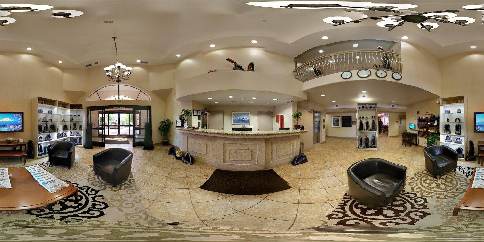 Holiday Inn Express & Suites - Lake Forest, An Ihg Hotel Екстериор снимка
